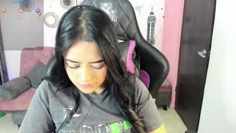 Snapshot of vio_let_ chatting on October 2025 05:16:02 AM Daniela online show from October 2025 05:16:02 AM