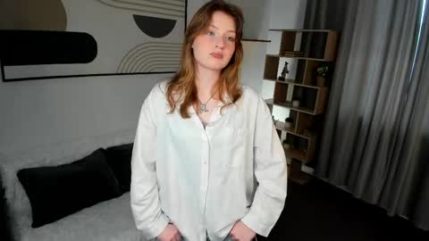 Snapshot of viola_larson chatting on March 2026 10:17:02 AM Viola but friends call me Sisi online show from March 2026 10:17:02 AM