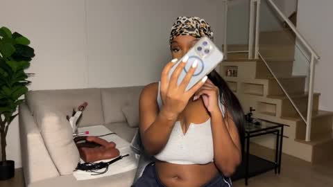 Fantasy Black Girl online show from November 2025 06:02:01 AM