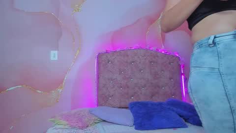 Snapshot of violet__taylor_ chatting on October 2025 02:20:01 AM violet__taylor_ online show from October 2025 02:20:01 AM