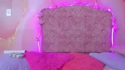 Snapshot of violet__taylor_ chatting on March 2026 02:25:01 AM violet__taylor_ online show from March 2026 02:25:01 AM