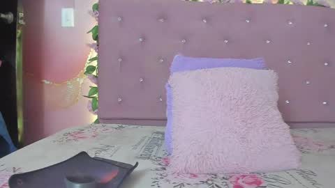 violet__taylor_ online show from May 2026 02:18:02 AM