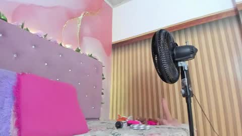 violet__taylor_ online show from May 2026 02:42:02 AM