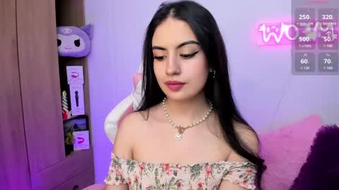 Snapshot of violet_catt chatting on December 2024 05:11:01 PM Violeta online show from December 2024 05:11:01 PM