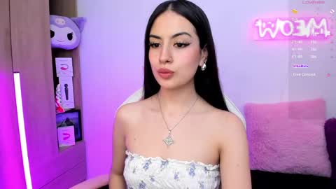Snapshot of violet_catt chatting on January 2025 05:02:01 PM Violeta online show from January 2025 05:02:01 PM