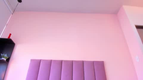 violet online show from December 2025 01:38:02 PM