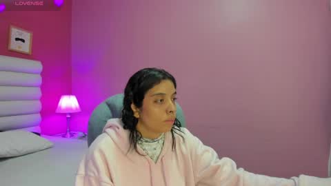 Snapshot of violet_sinclair chatting on April 2026 11:37:01 AM violet_sinclair online show from April 2026 11:37:01 AM