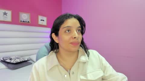 Snapshot of violet_sinclair chatting on May 2026 11:29:02 AM violet_sinclair online show from May 2026 11:29:02 AM