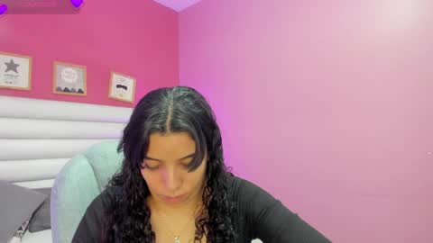 Snapshot of violet_sinclair chatting on June 2026 11:35:01 AM violet_sinclair online show from June 2026 11:35:01 AM