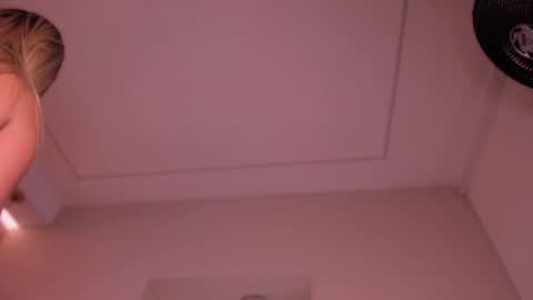 Snapshot of violeta_abel chatting on September 2025 10:16:01 AM Violeta online show from September 2025 10:16:01 AM