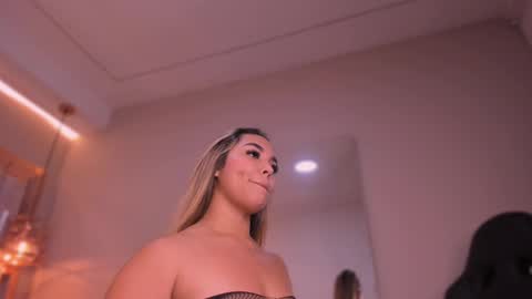 Snapshot of violeta_abel chatting on October 2025 10:56:01 AM Violeta online show from October 2025 10:56:01 AM