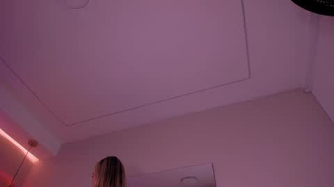 Snapshot of violeta_abel chatting on November 2025 11:14:01 AM Violeta online show from November 2025 11:14:01 AM