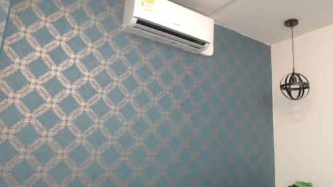 Snapshot of violeta_cute18 chatting on December 2024 01:17:01 AM Violeta online show from December 2024 01:17:01 AM