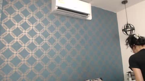 Snapshot of violeta_cute18 chatting on December 2024 01:25:01 AM Violeta online show from December 2024 01:25:01 AM