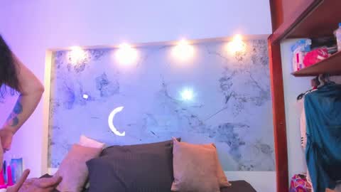 Violet  online show from September 2025 04:23:01 AM