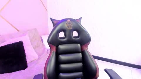     online show from November 2025 09:17:01 PM