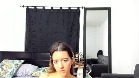 Snapshot of violeta_gracee chatting on June 2026 11:25:01 PM violeta_gracee online show from June 2026 11:25:01 PM