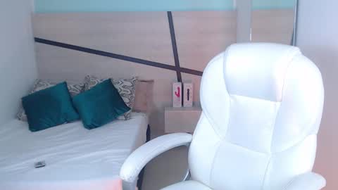 Snapshot of violeta_leon chatting on January 2025 07:26:01 AM Violeta leon online show from January 2025 07:26:01 AM