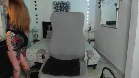 Snapshot of violetacrow chatting on April 2026 04:46:02 AM Violeta online show from April 2026 04:46:02 AM