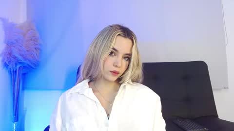 Violeta online show from November 2025 02:50:02 PM