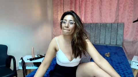 VIOLETA online show from December 2024 04:21:02 PM