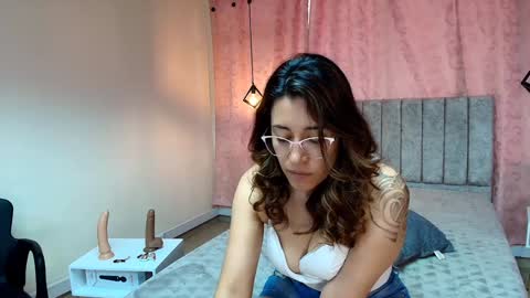 VIOLETA online show from January 2025 04:32:02 PM