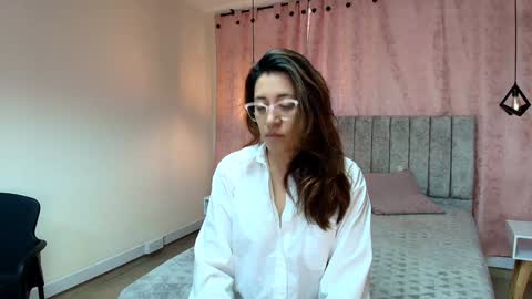 VIOLETA online show from January 2025 12:31:02 PM