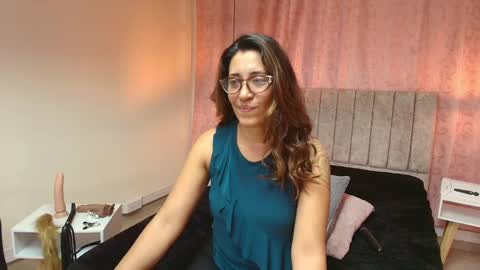 VIOLETA online show from February 2025 06:59:02 PM
