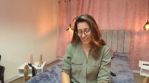VIOLETA online show from February 2025 12:47:01 PM