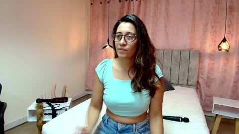 VIOLETA online show from March 2025 12:45:01 PM