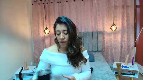 VIOLETA online show from September 2025 01:23:02 PM