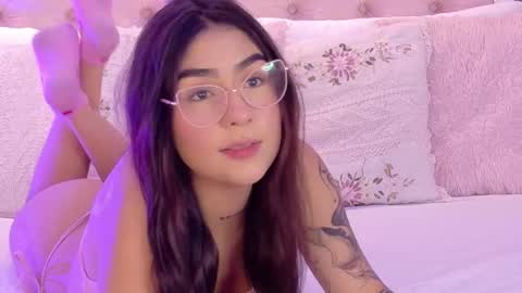 Snapshot of violetblazee chatting on January 2026 12:32:01 PM Violet online show from January 2026 12:32:01 PM