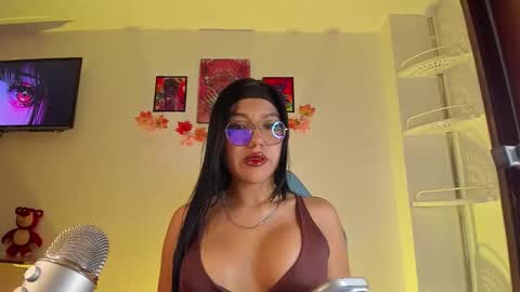 Violet online show from November 2025 12:55:02 AM