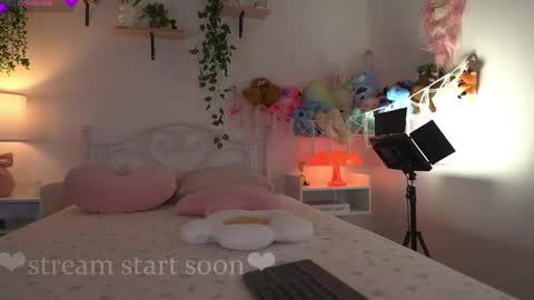 Snapshot of violeth___ chatting on April 2026 10:13:02 AM violeth___ online show from April 2026 10:13:02 AM
