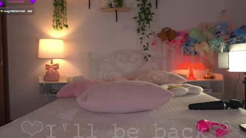 Snapshot of violeth___ chatting on May 2026 02:45:01 PM violeth___ online show from May 2026 02:45:01 PM