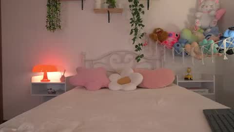 Snapshot of violeth___ chatting on May 2026 01:08:01 PM violeth___ online show from May 2026 01:08:01 PM