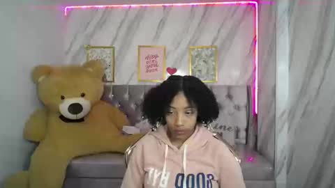 violeth_b online show from September 2025 12:50:02 PM