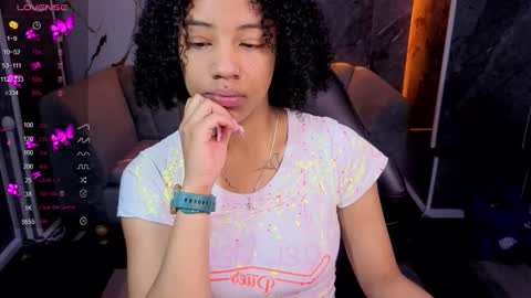 violeth_b online show from November 2025 12:51:01 PM