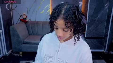 violeth_b online show from April 2026 01:36:02 PM