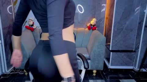 violeth_b online show from April 2026 12:41:01 PM