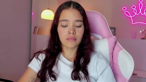 Snapshot of violeth_hill chatting on March 2025 07:20:02 PM Violeth Hill online show from March 2025 07:20:02 PM