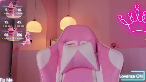 Snapshot of violeth_hill chatting on November 2025 07:03:01 PM Violeth Hill online show from November 2025 07:03:01 PM