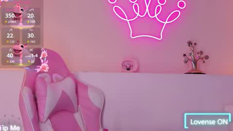 Snapshot of violeth_hill chatting on November 2025 06:10:01 PM Violeth Hill online show from November 2025 06:10:01 PM