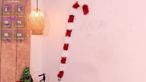 Snapshot of violethilton chatting on December 2024 06:58:02 PM violeth online show from December 2024 06:58:02 PM