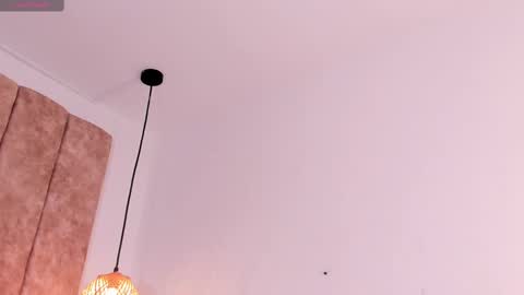 Snapshot of violethilton chatting on March 2025 09:51:01 PM violeth online show from March 2025 09:51:01 PM