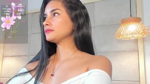 Snapshot of violethilton chatting on October 2025 01:31:02 AM violeth online show from October 2025 01:31:02 AM