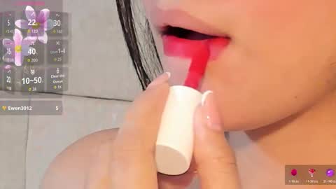 Snapshot of violethilton chatting on October 2025 07:40:01 PM violeth online show from October 2025 07:40:01 PM