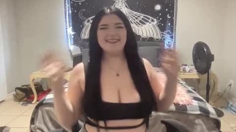 Violet Kitty online show from October 2025 04:18:01 PM