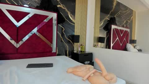 Violet Rose online show from November 2025 09:43:02 PM