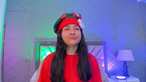 Violet Rousse online show from December 2025 04:45:01 PM